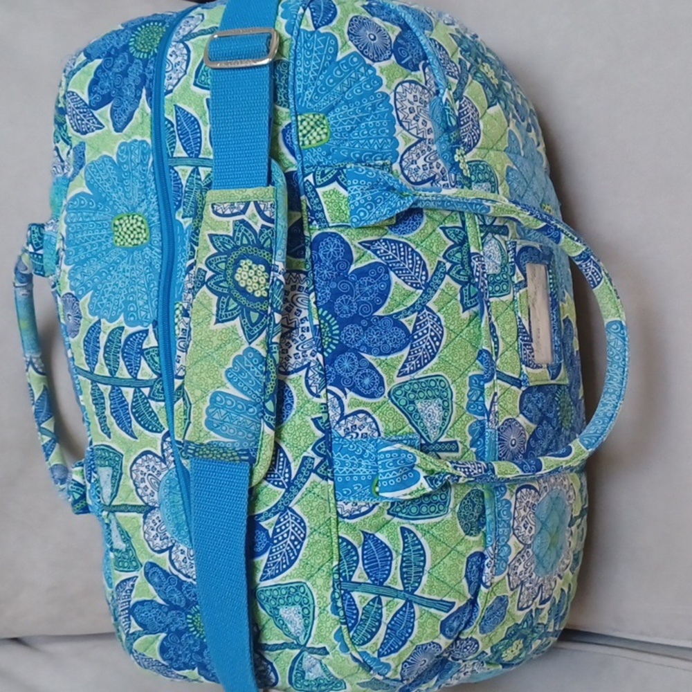 Vera Bradley Grand Traveler Tote / Duffel In Doodle Daisy Pattern - Picture 9 of 17